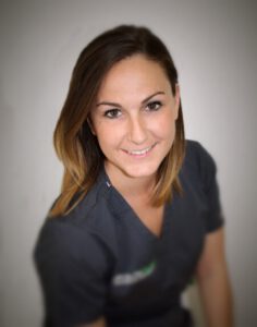 dra pizarro luengo estética dental especialista sevilla
